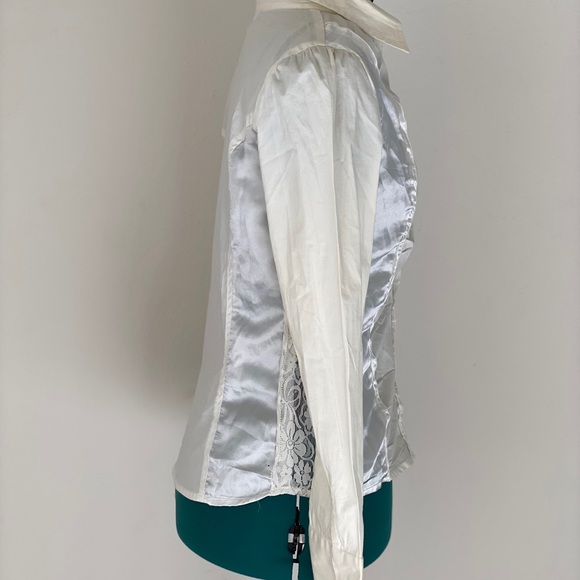 SOLDSexy white button-up with lace and satin highlight - Picture 10 of 11